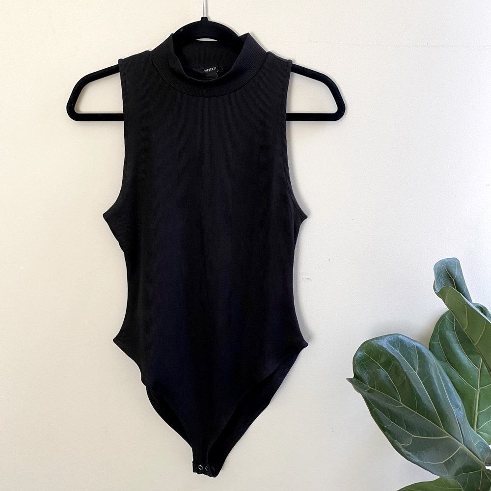 Black Ribbed Mock Neck Body Suit | Size L